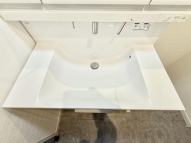 ■手洗いや顔を洗う時も快適に使える便利なシャワー