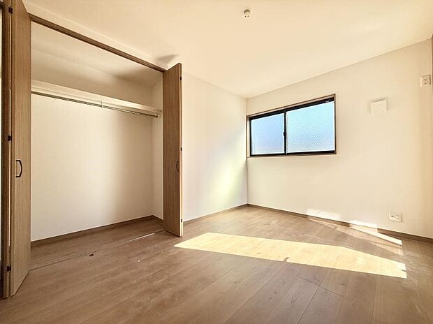 ■広いクローゼット、収納は多い方が嬉しいですね！  