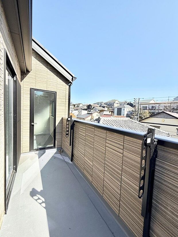 お洗濯物がよく乾く陽当たり良好のバルコニーです！  
