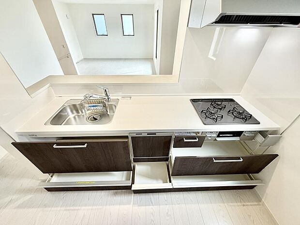 ■シンプルで機能的、毎日使いやすいキッチン