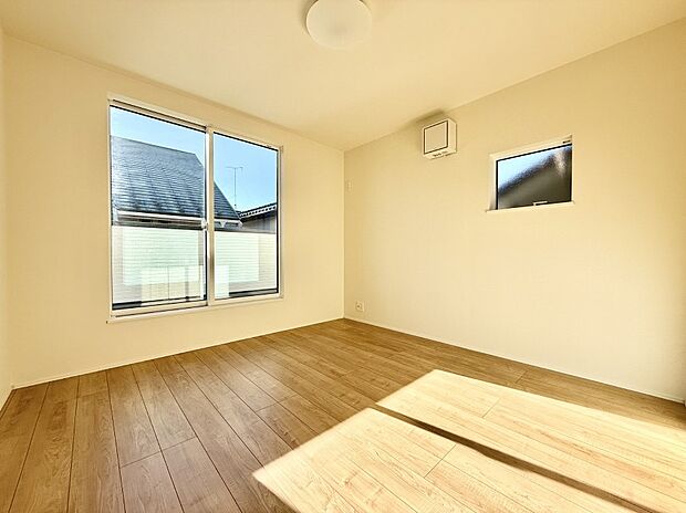 ■落ち着いた色合いのお部屋で穏やかな時間を楽しめます