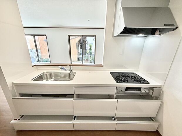 ■広々キッチンでお子さんも一緒にお手伝いできます!