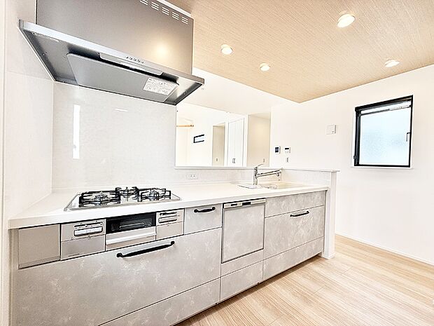 ■家族の絆を深める、温もりのあるキッチン