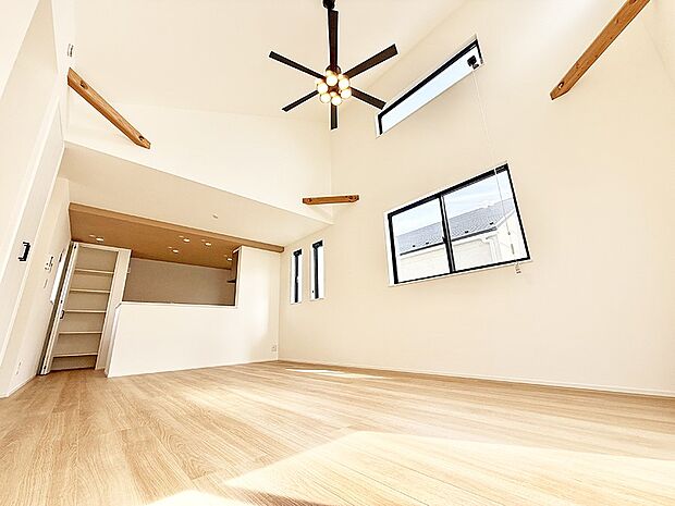 ■くつろぎと笑顔が集まる、心温まるリビング