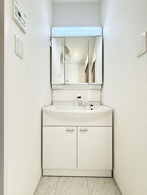 ■清潔感のある洗面所です！  