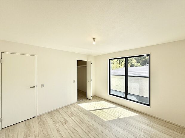 ■窓の配置や通気性の良い設計で部屋の空気がこもらず、常に新鮮な空気が流れます