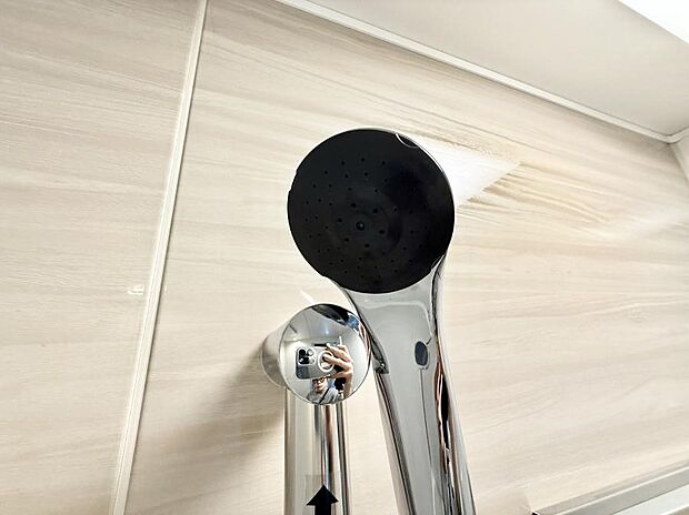 ■手元で簡単に止水できるため、水の無駄遣いを減らすことができます。