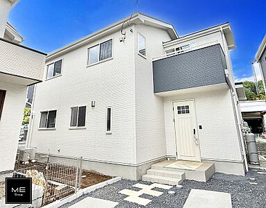 外観:8号棟 ■暮らしを彩る充実した設備仕様が備わった住まい 外観:8号棟 ■暮らしを彩る充実した設備仕様が備わった住まい