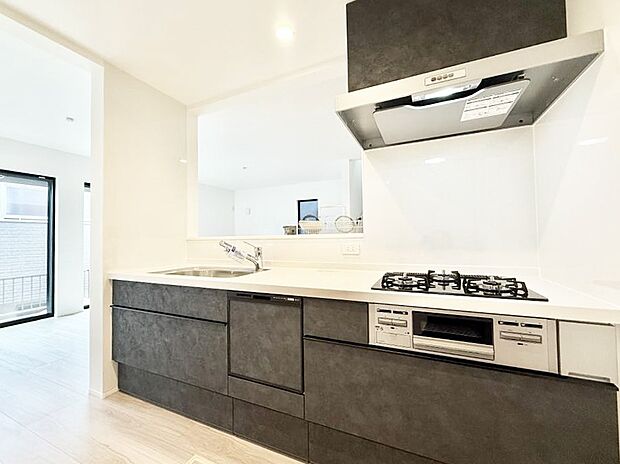 ■シンプルで機能的、毎日使いやすいキッチン