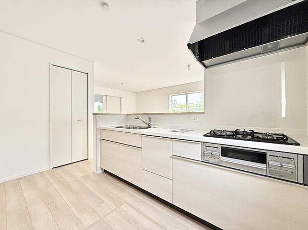 ■シンプルで機能的、毎日使いやすいキッチン