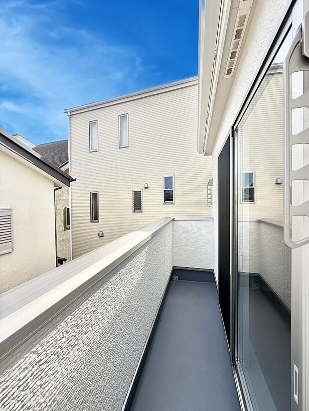 ■ 季節の移ろいを感じられる開放的な空間です