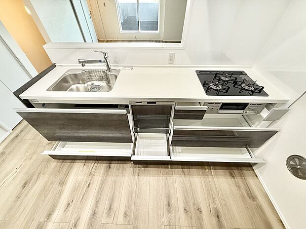 ■家族の絆を深める、温もりのあるキッチン