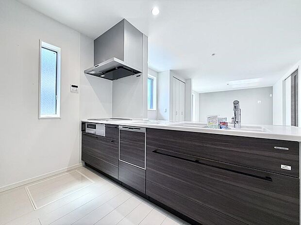 ■シンプルで機能的、毎日使いやすいキッチン