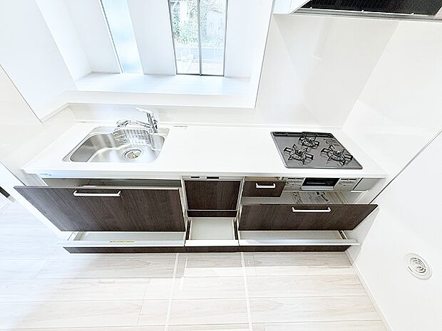 ■シンプルで機能的、毎日使いやすいキッチン