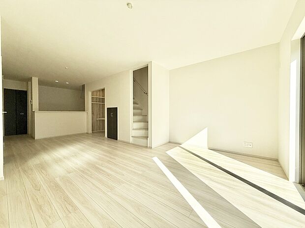 ■くつろぎと笑顔が集まる、心温まるリビング