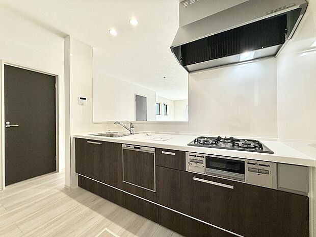 ■シンプルで機能的、毎日使いやすいキッチン