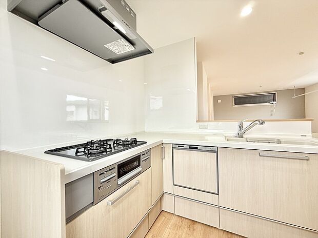 ■シンプルで機能的、毎日使いやすいキッチン