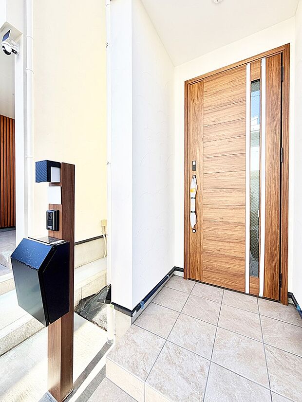 ■ 心地よい暮らしへとつながる、温かい玄関