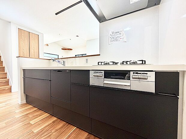 ■シンプルで機能的、毎日使いやすいキッチン