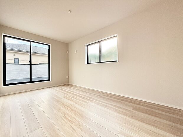 ■シンプルな空間で、収納付きベッドやデスクなど、多機能な家具を活用しやすいです