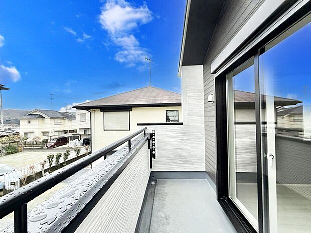 ■ 季節の移ろいを感じられる開放的な空間です