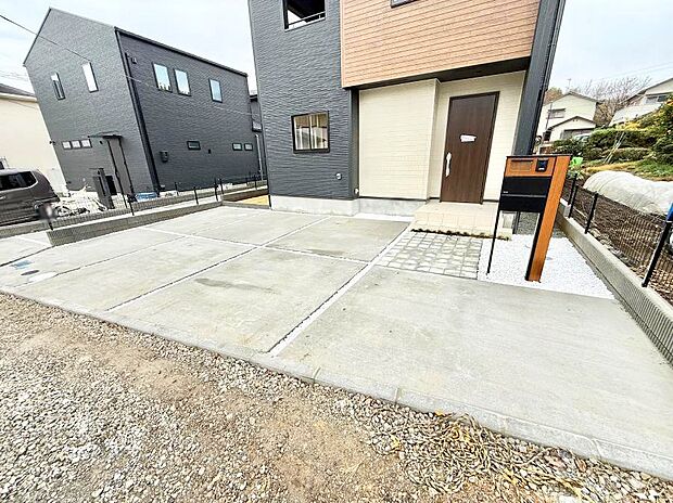 ■駐車スペース3台可能なゆとりのある敷地です!