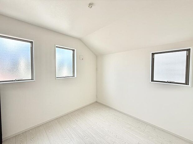 ■落ち着いた雰囲気のお部屋で心が安らぐ空間