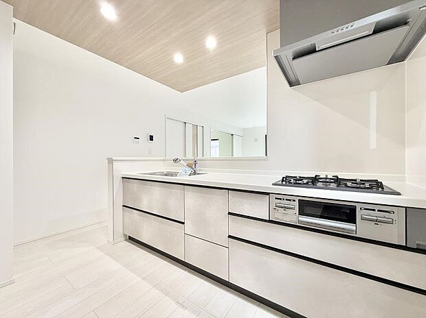 ■家族の会話が弾む、心地よいキッチンスペース