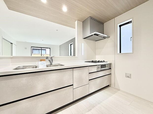 ■会話が深まる対面キッチン!家族との会話がはずみます!