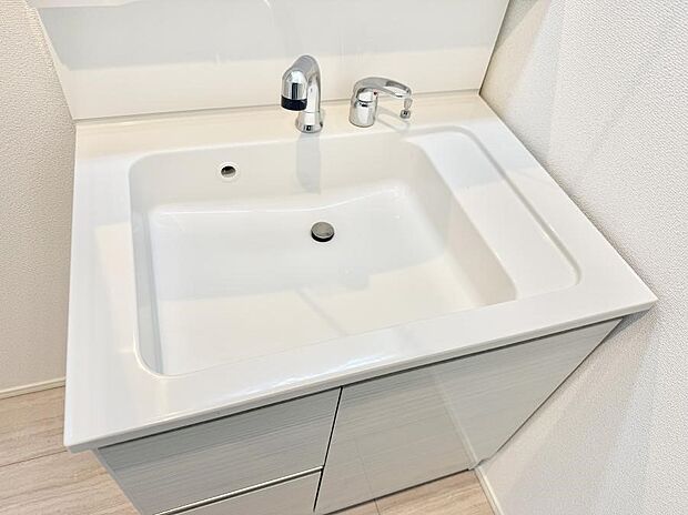 ■手洗いや顔を洗う時も快適に使える便利なシャワー