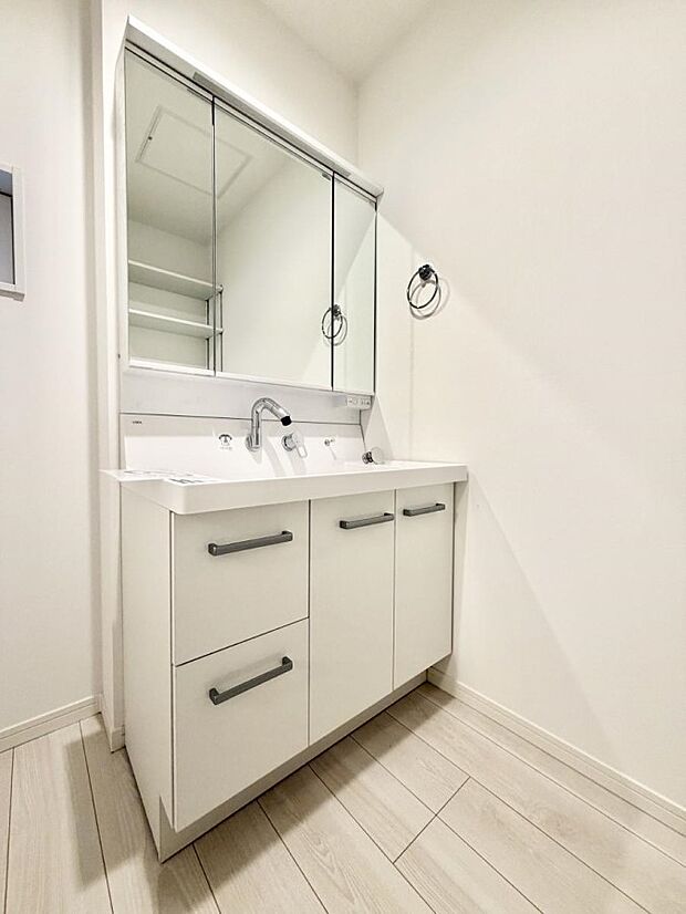 ■明るい洗面所は毎朝の歯磨きも楽しくできちゃいそうです