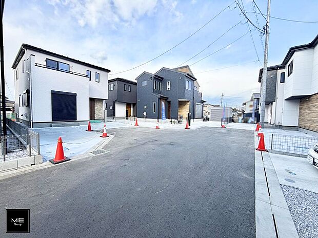 ■前面道路広々  