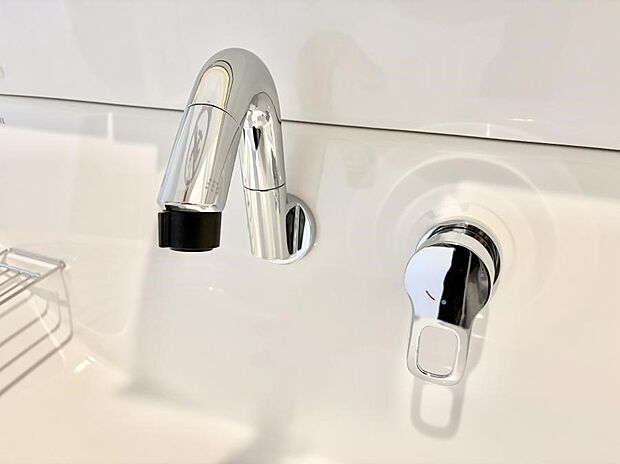 ■手洗いや顔を洗う時も快適に使える便利なシャワー