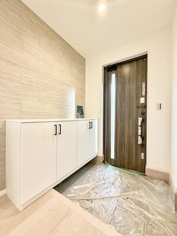 ■ 毎日を気持ちよく迎える、明るく温もりのある玄関