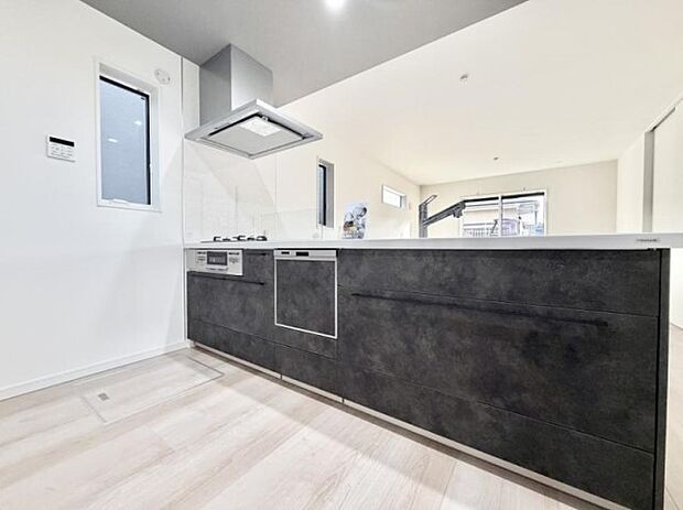 ■広々としたキッチンスペースでお料理も楽しくなりますね!