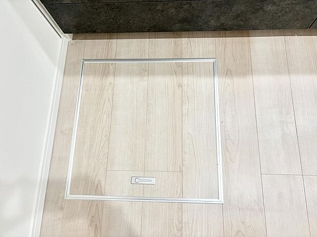 ■長期備蓄食品の保存も安心の床下収納