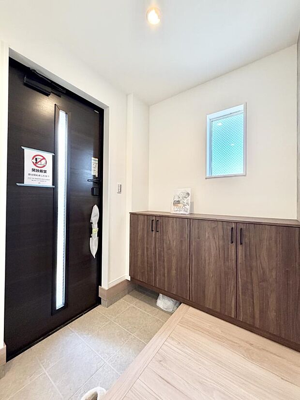 広々、綺麗な玄関でお客様をお出迎え!