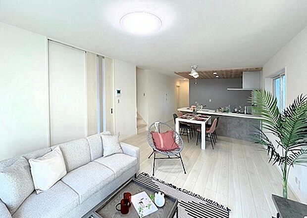 インテリアを考えるのが楽しみな広いリビングです！