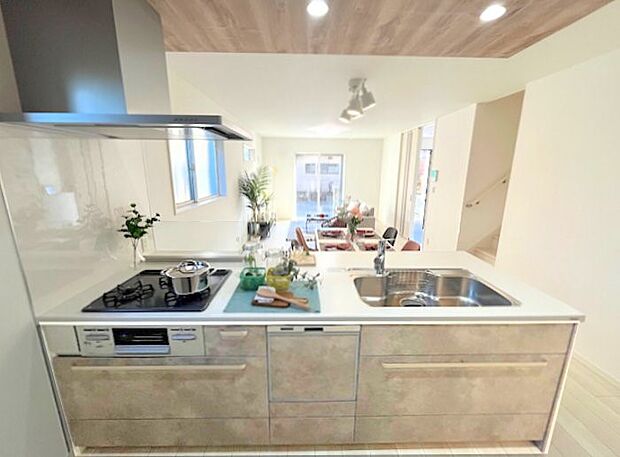 会話が深まる対面キッチン！家族との会話がはずみます  