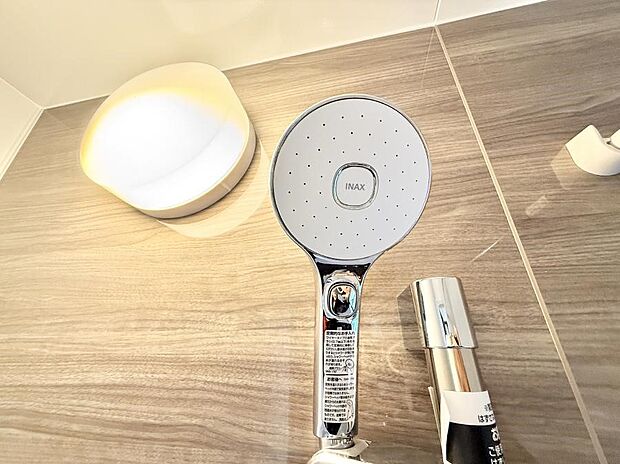 ■手元で簡単に止水できるため、水の無駄遣いを減らすことができます。