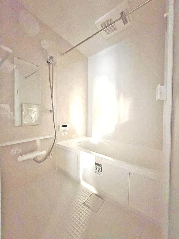 ゆっくり、ゆったり寛げるバスルーム。