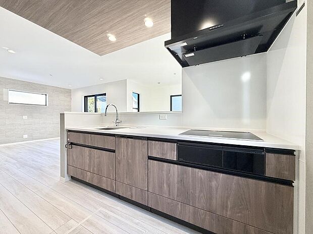 ■シンプルで機能的、毎日使いやすいキッチン