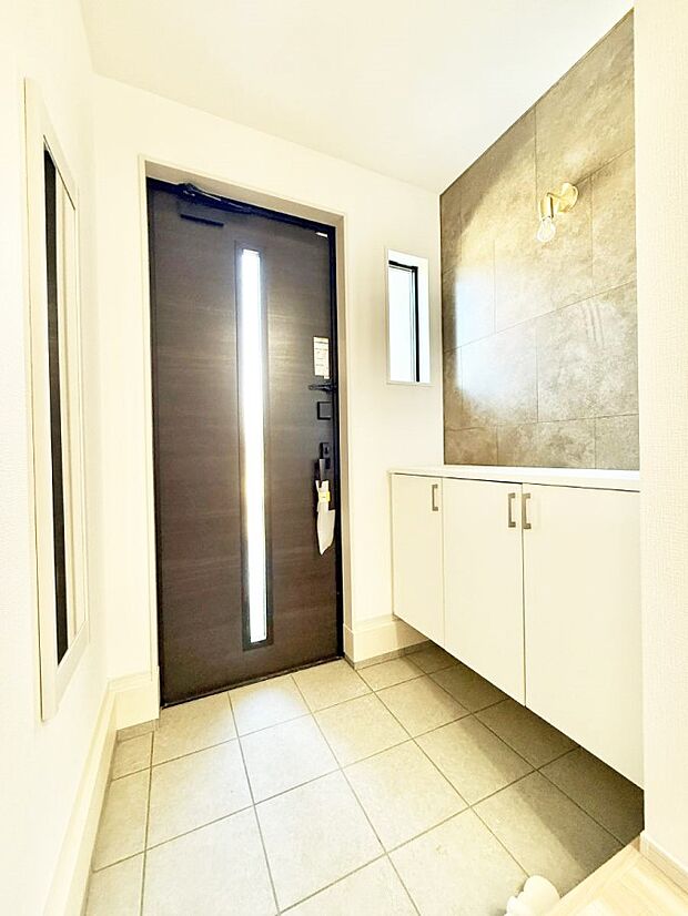 ■ 毎日を気持ちよく迎える、明るく温もりのある玄関