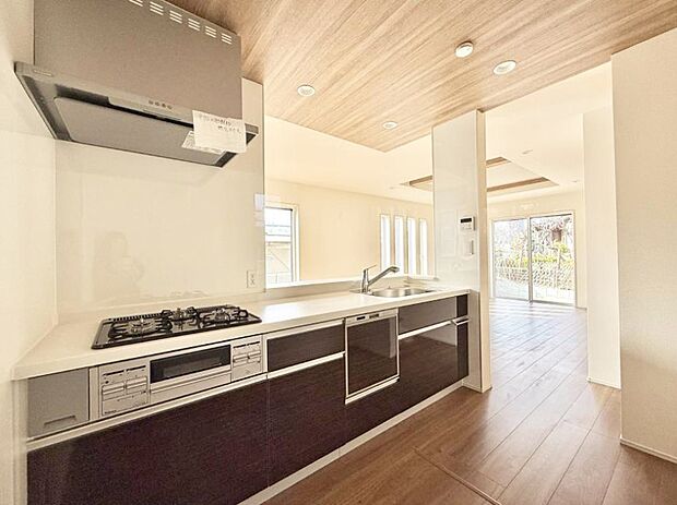 ■シンプルで美しく心地よい時間を生むキッチン空間