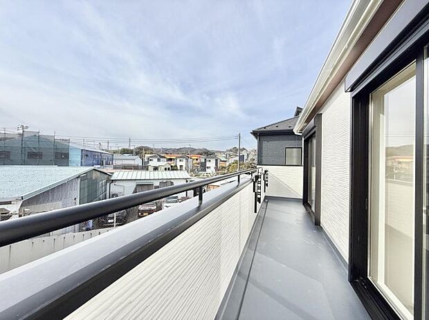 ■ 季節の移ろいを感じられる開放的な空間です