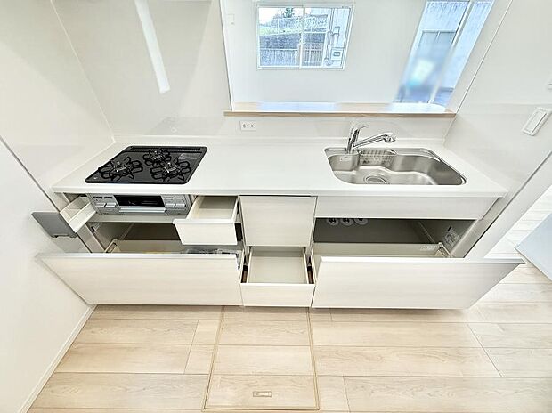 ■シンプルで機能的、毎日使いやすいキッチン