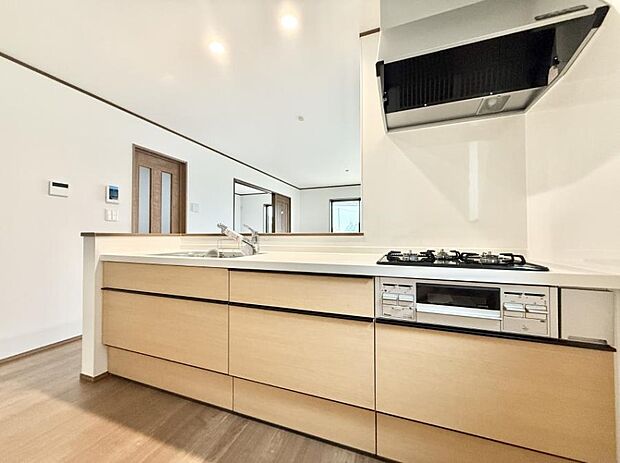 ■シンプルで機能的、毎日使いやすいキッチン