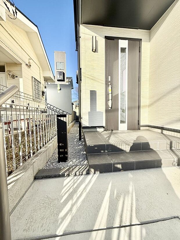 ■ 家族とゲストをやさしく迎える、心温まる玄関