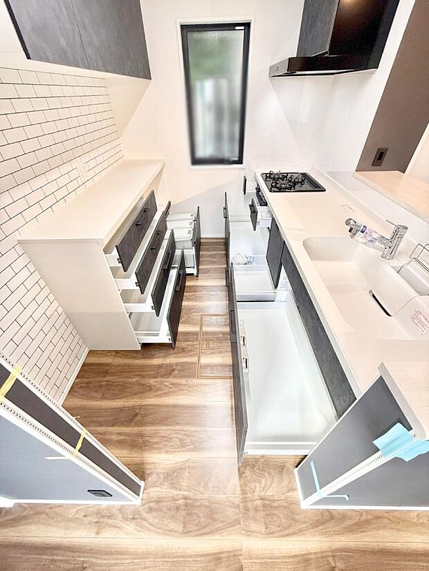 ■家族の絆を深める、温もりのあるキッチン