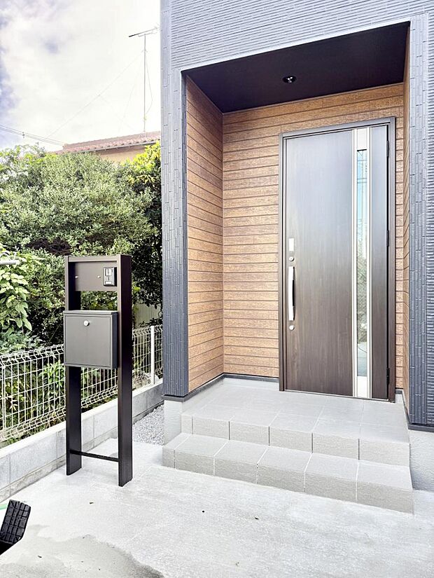 ■ 家族とゲストをやさしく迎える、心温まる玄関